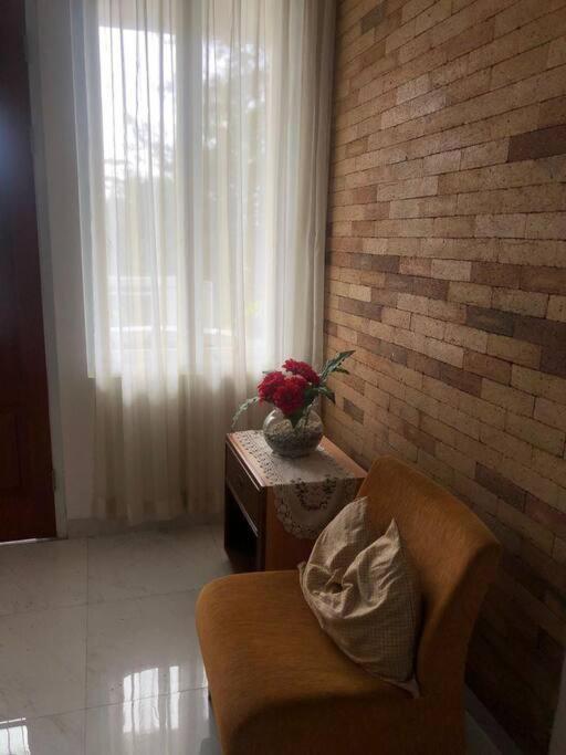 Schones Haus Private Pool & Netflix By Grorental Bandung Exterior foto